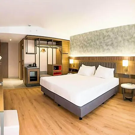 Ramada Encore By Wyndham Selcuklu Отель