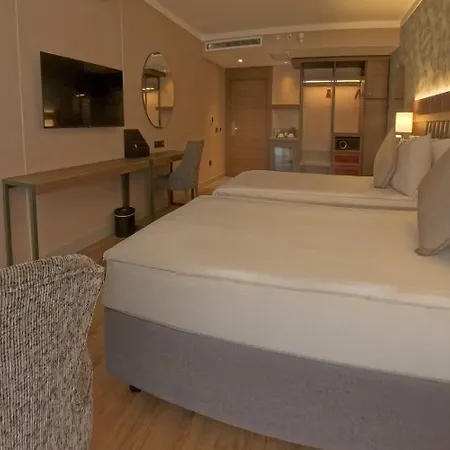 Отель Ramada Encore By Wyndham Selcuklu Конья