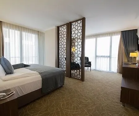 Ramada Encore By Wyndham Selcuklu Hotel 3*