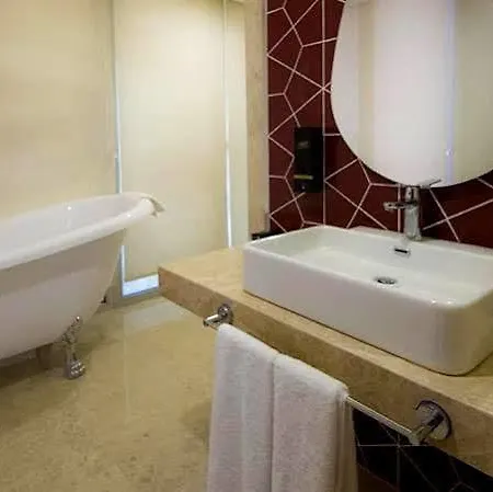 Ramada Encore By Wyndham Selcuklu Hotel 3*
