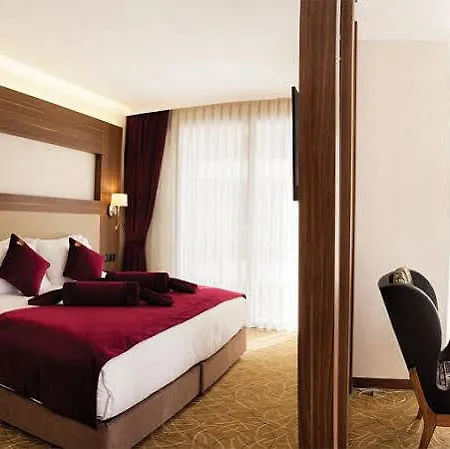 Hotel Ramada Encore By Wyndham Selcuklu 3*